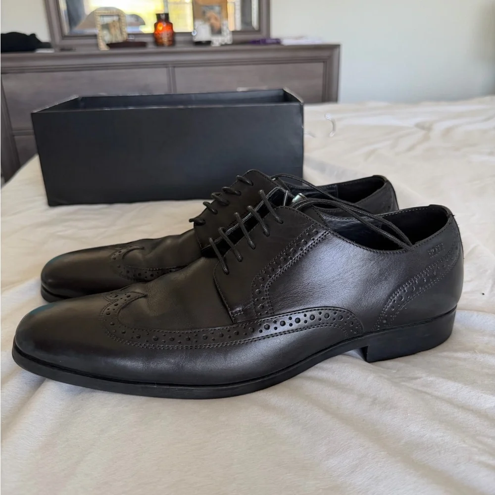 Hugo Boss polished black